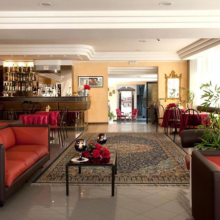 Hotel Capitol San Mauro Mare Bagian luar foto