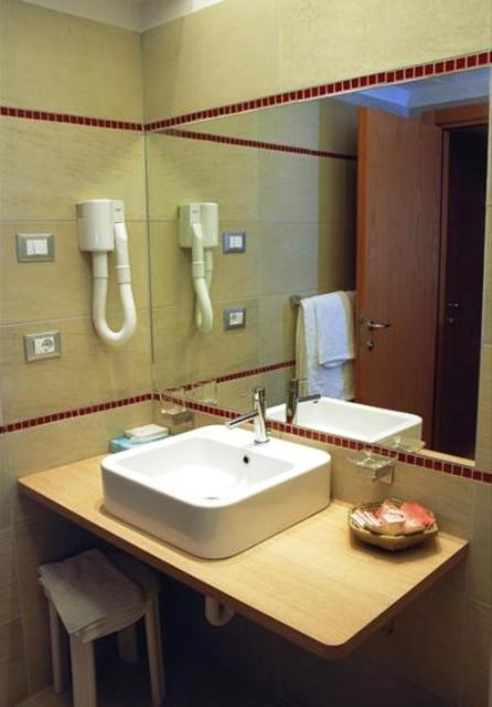 Hotel Capitol San Mauro Mare Ruang foto