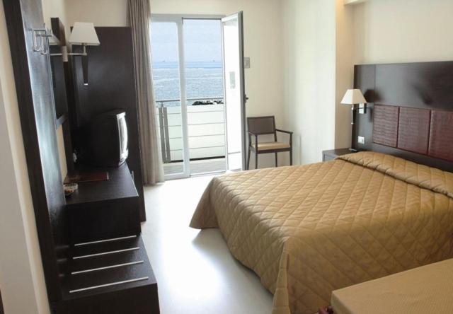 Hotel Capitol San Mauro Mare Ruang foto