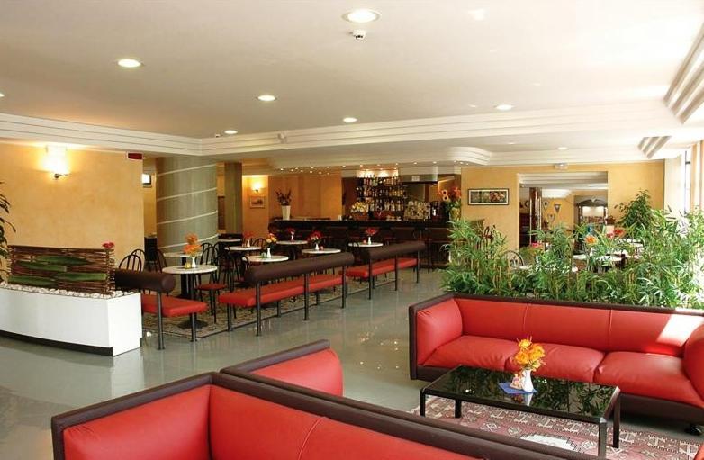 Hotel Capitol San Mauro Mare Bagian luar foto