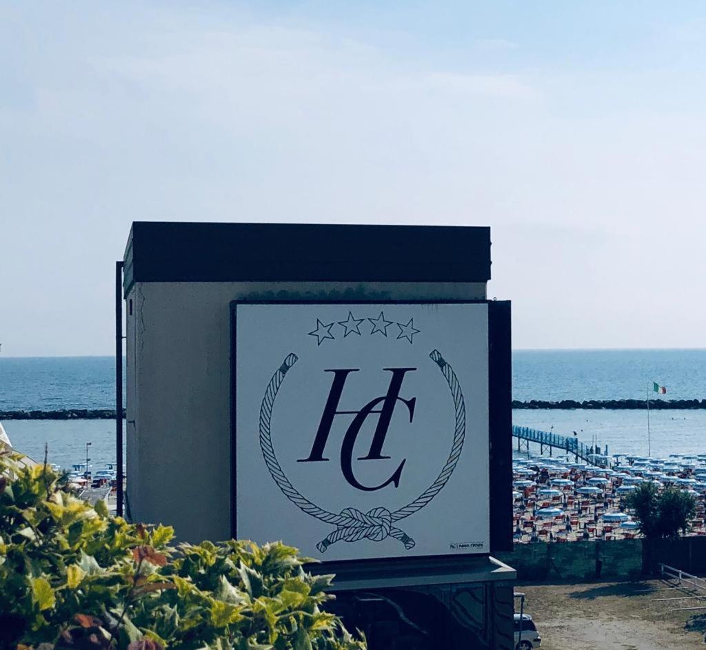 Hotel Capitol San Mauro Mare Bagian luar foto