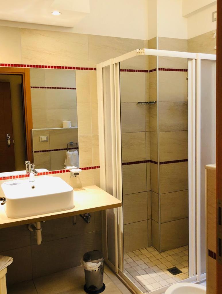 Hotel Capitol San Mauro Mare Bagian luar foto